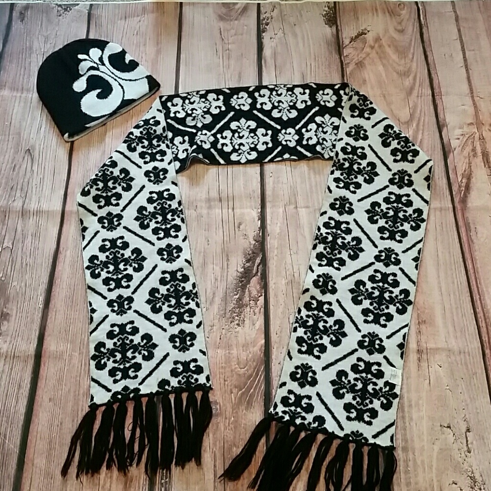 Beyonce:House of Deréon- scarf and hat
